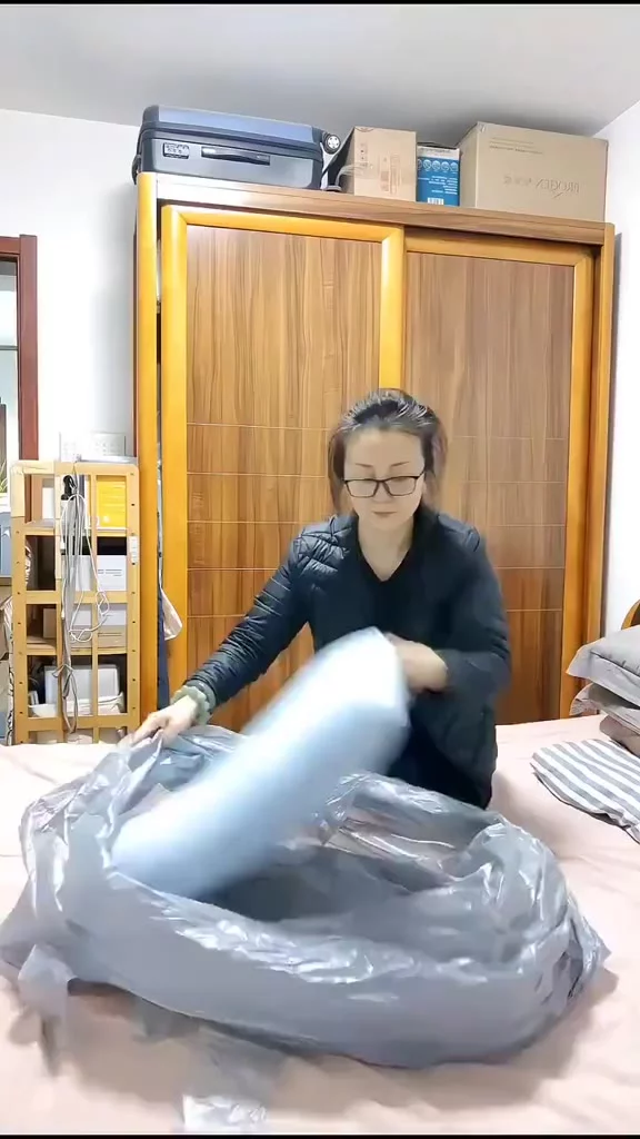 Luggage Storage Bag Large plastic bags with handles various sizes suitable for storing clothes moving houses durable